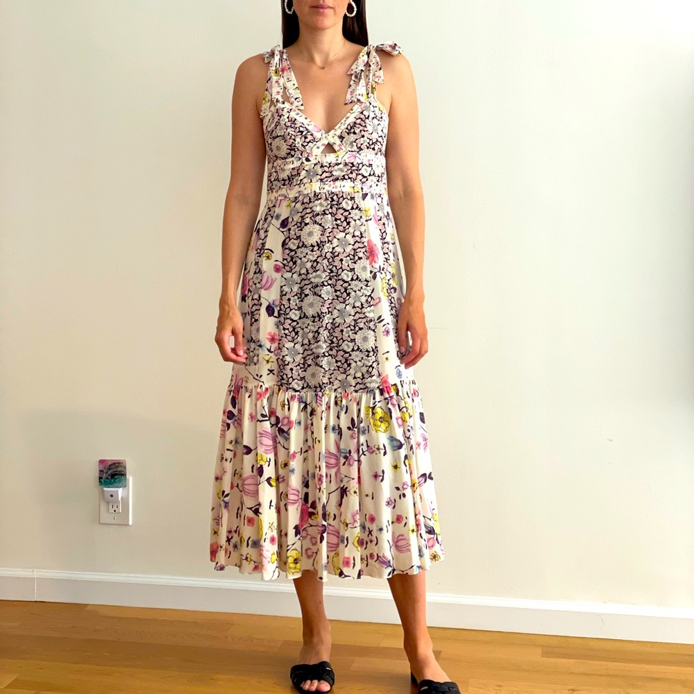 ‼️SOLD‼️100% silk, floral midi dress.